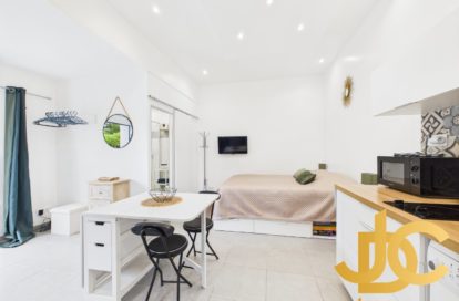 Appartement rénové à ROQUEBRUNE SUR ARGENS (83520) - 3011440021