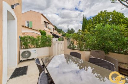 Appartement à ROQUEBRUNE SUR ARGENS (83520) - 3011440043