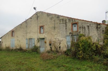 Maison à rénover à LOUBIGNE (79110) - 3011431612