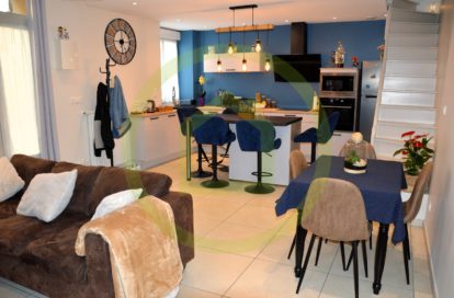 Maison de ville à LE GRAND LEMPS (38690) - 3011438958