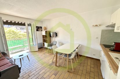 Appartement à SAINT CYR SUR MER (83270) - 3011440526