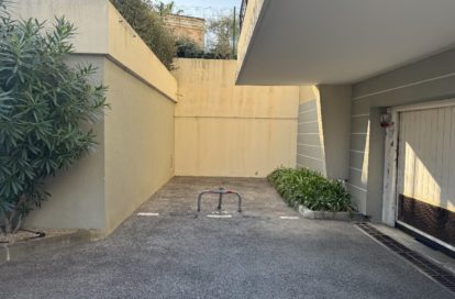 Parking extérieur à ANTIBES (06600) - 3011441725