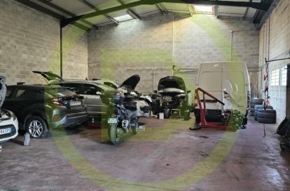 Garage (fonds) à LA FARLEDE (83210) - 3011438383