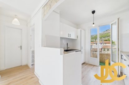 Appartement à TOULON (83000)