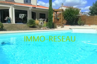 Maison contemporaine à LA ROCHE SUR YON (85000) - 3011441020