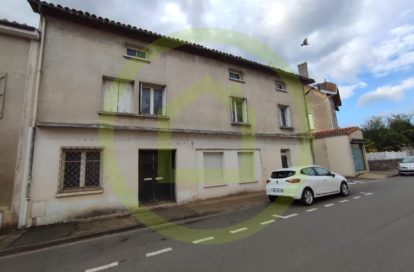 Immeuble à CHASSENEUIL SUR BONNIEURE (16260) - 3011441331