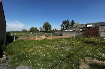 Terrain constructible à FONTAINE AU PIRE (59157) - 3011439295