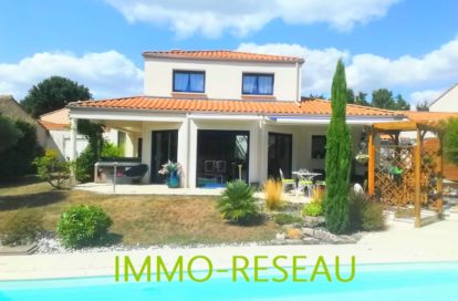 Maison contemporaine à LA ROCHE SUR YON (85000) - 3011441020