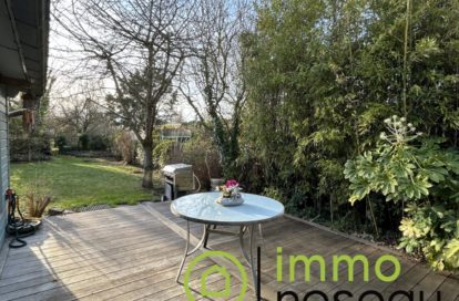 Maison bourgeoise à LA CHAPELLE D&rsquo;ARMENTIERES (59930) - 3011442221