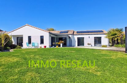 Maison contemporaine à LE FENOUILLER (85800) - 3011443202