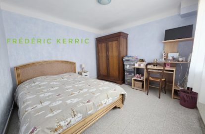 Immeuble à LE LUC (83340)