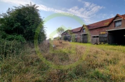 Grange à LE PLESSIER ROZAINVILLERS (80110) - 3011441383